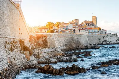 Private Transfer Monaco to Antibes: Door-to-Door Pickup