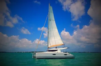 Charter privado de catamarã à vela em Gloucester