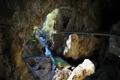 Grottes de Škocjan UNESCO depuis Trieste avec guide privé en van