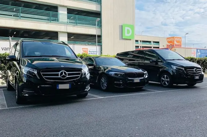 Nuuk Airport Transfer: Private Pickup from Hotels