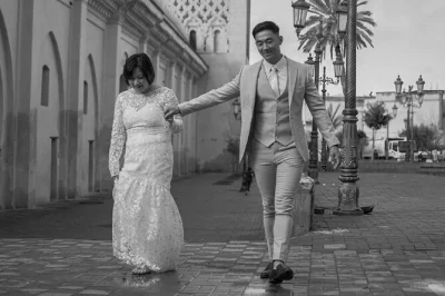 Découvrez les trésors cachés de marrakech avec un guide photographe local. explorez jardins secrets, souks et toits-terrasses. idéal pour les passionnés de photo en visite au maroc.