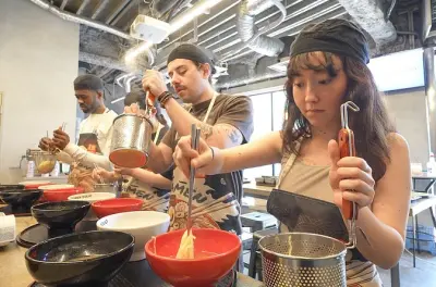 Osaka Dotonbori Ramen Kochkurs: Drei ikonische Sorten selbst machen