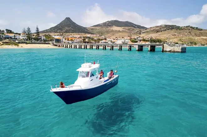 Tour privado de barco em Porto Santo: Circuito completo pela costa