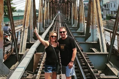 Scopri la storia di hanoi, la vita di strada e la cultura del caffè con una guida locale. include pick-up in hotel, ingressi e pranzo in un ristorante vietnamita.