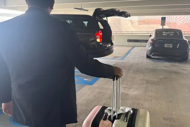 Palm Beach Flughafentransfer mit Limousine: Mercedes & SUV Service