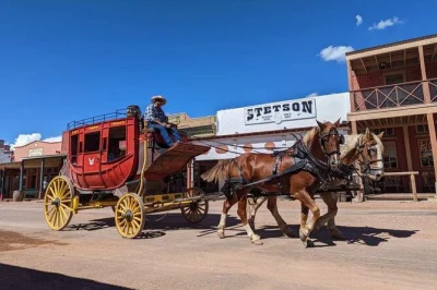 Scopri le leggende di tombstone con un tour in piccolo gruppo da phoenix. passeggia su allen street, visita l’ok corral ed esplora con una guida locale. prenota ora.