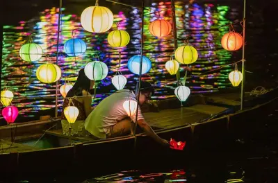Passeio em Hoi An com barco cesto e lanternas saindo de Da Nang