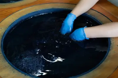 Matsue Castle and Indigo Dyeing Class: Create With an Artisan
