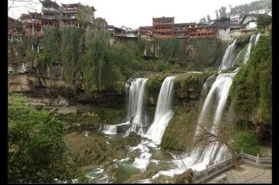 Zhangjiajie to Fenghuang Private Transfer with Furong Stop