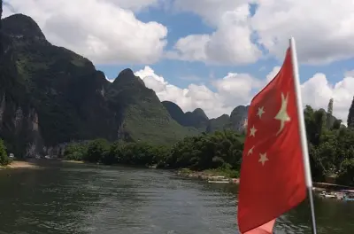 Li River Cruise Guilin to Yangshuo: Private Tour with Lunch