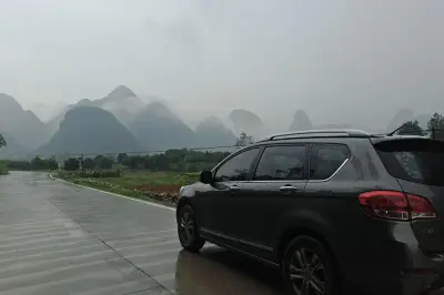 Traslado privado con coche y chofer de Yangshuo al aeropuerto Guilin