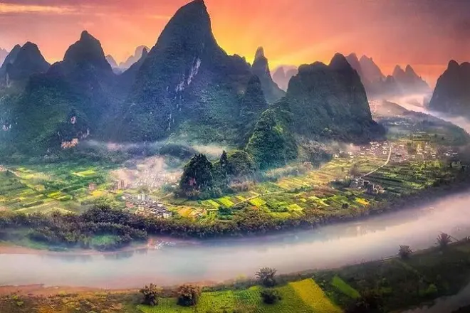 Tour privado em Yangshuo: Teleférico Xianggong Hill e Ruyi Peak