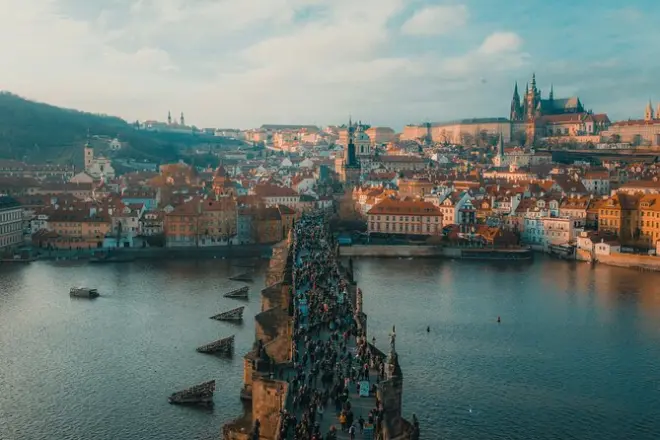 Da Monaco a Praga con trasferimento privato e sosta di 4 ore visite