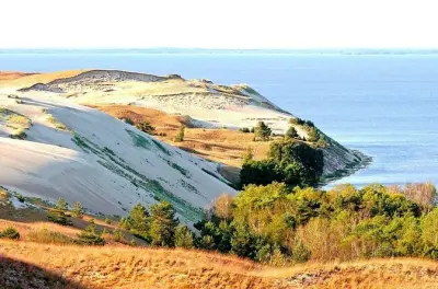 Cabo de Curlandia, Patrimonio UNESCO y montaña de las brujas