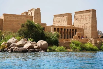 Scopri la diga alta di aswan, l’obelisco incompiuto e il tempio di philae in barca con una guida locale. ritiro in hotel e orari flessibili inclusi. prenota ora.