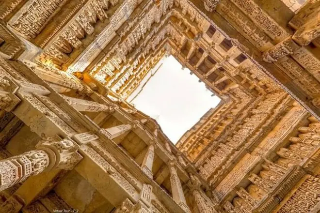 Patan et Modhera depuis Ahmedabad : Rani ki Vav et temple du Soleil