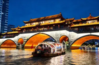Chengdu night tour: Illuminated landmarks with private guide
