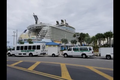 Von port canaveral oder cocoa beach zum orlando flughafen: privater transfer im klimatisierten fahrzeug mit freundlichem fahrer. abholung inklusive, alle gebühren enthalten.