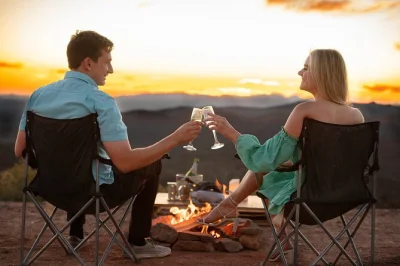 Entfliehe dem trubel von las vegas für ein privates berg-picknick mit champagner, erdbeeren und einer feinen käseplatte. inklusive abholung und ortskundigem guide. jetzt buchen.