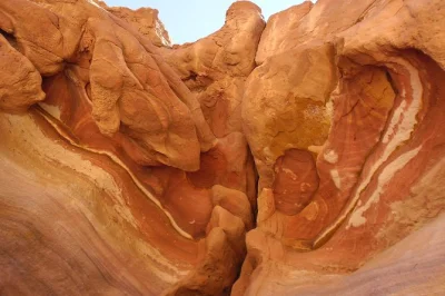 Experience dahab’s coloured canyon, white canyon, and mushroom rock on a full-day jeep safari with a local guide. includes bedouin tea, lunch, and hotel pickup.