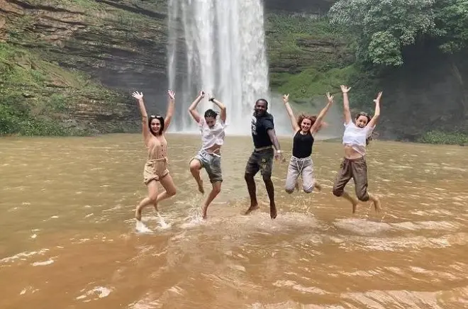 Jardines botánicos de Aburi y cascadas: Tour privado desde Accra