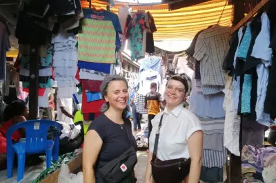 Dégustation aux marchés Kantamanto et Makola, visite privée Accra