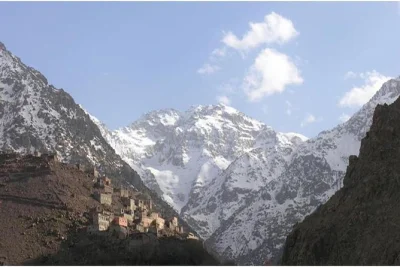 Grimpez le plus haut sommet d’afrique du nord avec un guide local, passez la nuit en refuge de montagne et profitez de tous les repas inclus. réservez votre trek du toubkal avec prise en charge à 