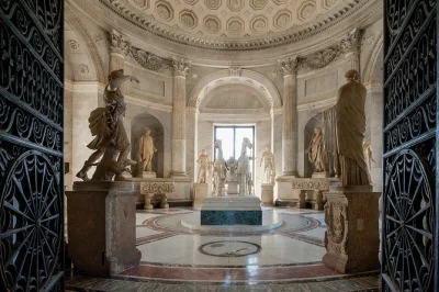 Descubre los museos vaticanos, la capilla sixtina y la basílica de san pedro con guía local. entrada sin colas y auriculares incluidos. reserva ya.
