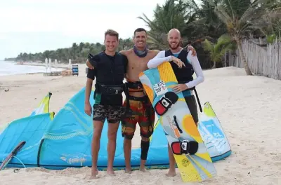 Group Kiteboarding Lesson in Tulum: Learn to Ride