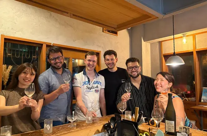 Degustazione di sake e giro tra izakaya a Beppu: Serata guidata