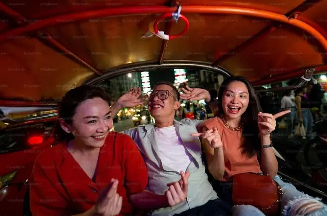 Dar es Salaam visite tuk-tuk et dégustation de street food