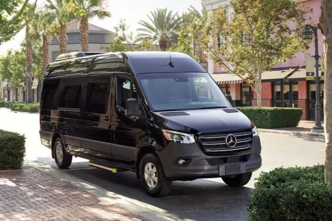 Transfer von Oakland City zum Flughafen Oakland: Privater Minibus
