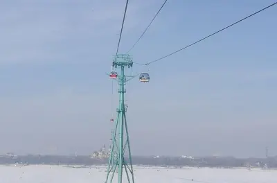 Harbin City Tour: Songhua River Ropeway & Ice Swimming Show