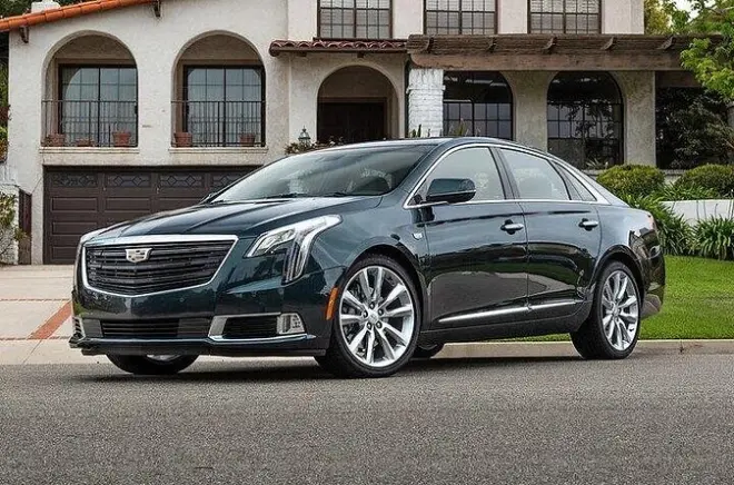 Privater Transfer Boston zum Logan Flughafen mit Limousine oder SUV