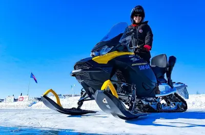 Schneemobil-Tour ab Yellowknife: Gefrorene Seen erleben