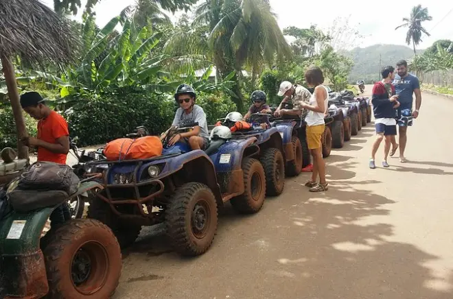 Passeio de quadriciclo em Samaná: Aventura off-road com Yamaha 350cc