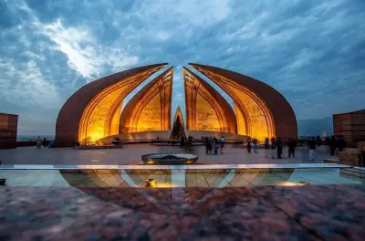 Islamabad City Landmarks Tour: 13 attractions with guide & pickup