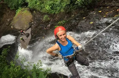 Canyoning, discesa e 4x4 vicino a San Jose con zipline inclusa