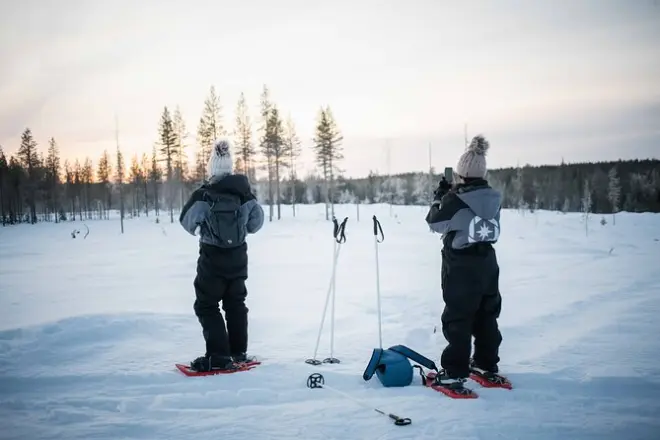 Halbtägige Schneeschuhwanderung in Levi mit Fotoguide