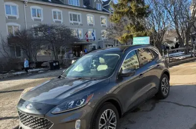 Privater Transfer ab Montreal Flughafen nach Mont-Tremblant für 4