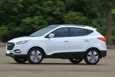 Arrive in salvador de bahia with a private airport transfer. includes round-trip service, local driver, and door-to-door pickup for hotels or airbnbs.