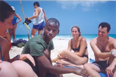 Erkunde stone towns verwinkelte straßen, lebendige märkte und historische orte mit einem lokalen guide. inklusive privatem transport und flexiblen stopps. jetzt buchen!