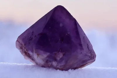 Rovaniemi, mine d’améthyste de lampivaara : creusez votre propre pierre, montez en motoneige et savourez un déjeuner autour du feu. guide local et transfert inclus.