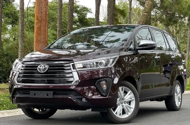 Privattransfer Cochabamba Flughafen mit Toyota Innova oder Hiace