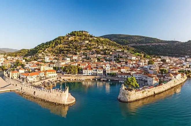 Passeio privado de Patras a Nafpaktos com museu, castelo e porto