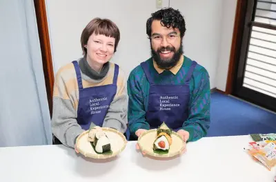 Onigiri Kochkurs in Nara: 3 Varianten mit lokalen Gastgebern