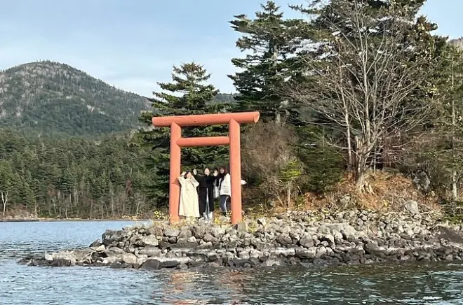 Trek au lac Shinonome : Pédalo et lac caché à Hokkaido