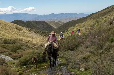 Cavalgada ao pôr do sol nos Andes, Mendoza
