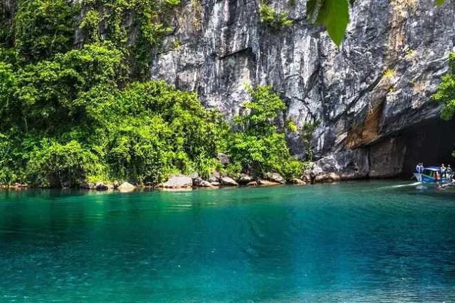 Phong Nha Paradise Cave tour from Dong Hoi: Boat & walk