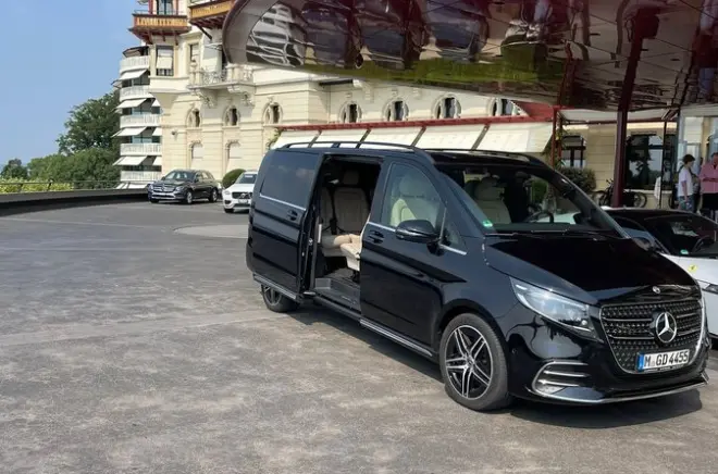 Austrian Alps Private Chauffeur Mercedes Flexible Routing
